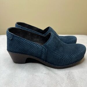 Dansko Mavis Clogs Womens 38 US 7.5 - 8 Blue Snake Nubuck Leather Slip On